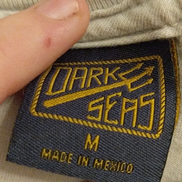 dark seas tshirt - Picture 3 of 3